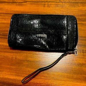 Guess wallet/wristlet